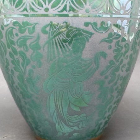 Grande vaso/urna in vetro con coperchio, decorato con motivi inciso-satinato
