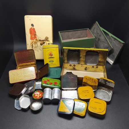 Lotto di 19 scatole di latta vintage, farmaceutiche cosmetiche cancelleria