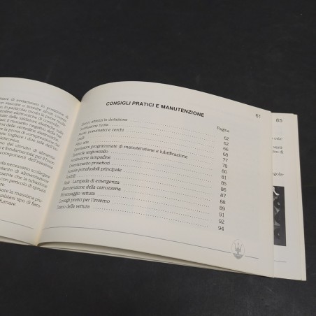 Libretto uso e manutenzione vetture Maserati 420 i, 1986. Condizioni discrete