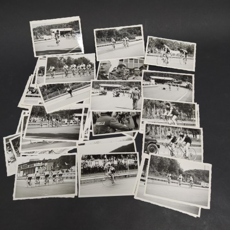 Lotto di 45 foto di ciclismo in bianco/nero. Condizioni discrete
