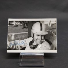Fotografia del pilota di F1 Jack Brabham con autografo, anni '60. Discreta