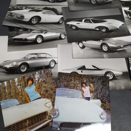 Lotto di 23 foto di automobili Ferrari Pininfarina. Condizioni mediocri, pieghe