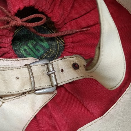 Casco AGV Valenza vintagee con adesivo Abarth, dettagli in pelle. Graffi
