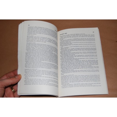 LIBRO PER USO E MANUTENZIONE TRIUMPH 2000 MK I E MK II - 1963 STRAPPO COPERTINA