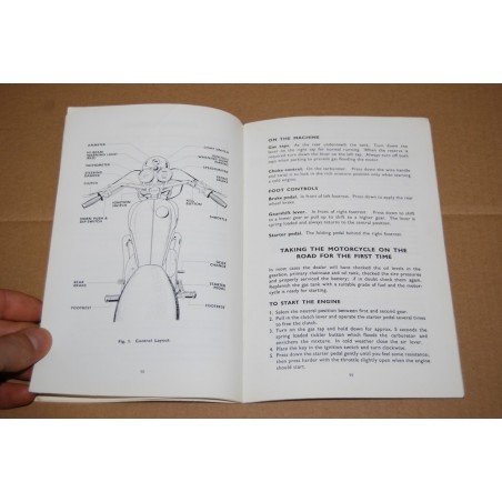TRIUMPH OWNER'S HANDBOOK UNIT CONSTRUCTION USA EDITION - POOR
