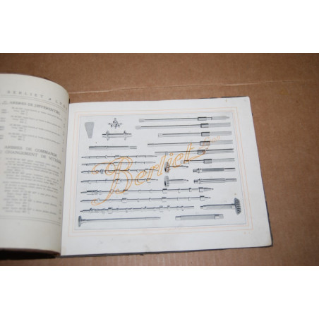 AUTOMOBILE BERLIET LYON PIECES DETACHEES - FRENCH TEXT