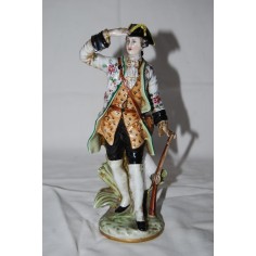 CERAMICA CAPODIMONTE FIGURA MASCHILE CON FUCILE h 23 cm