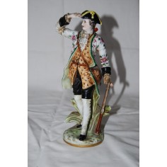 CERAMICA CAPODIMONTE FIGURA MASCHILE CON FUCILE h 23 cm 2