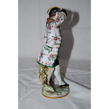 CERAMICA CAPODIMONTE FIGURA MASCHILE CON FUCILE h 23 cm