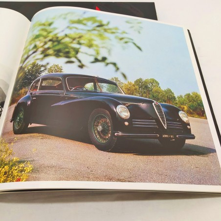 Libro ALFA ROMEO in box rigido EFFETTO ALFA 1983