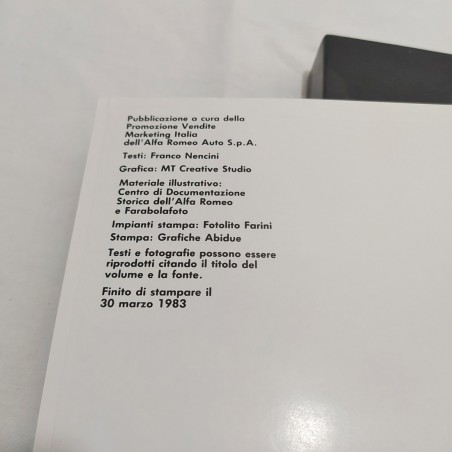 Libro ALFA ROMEO in box rigido EFFETTO ALFA 1983