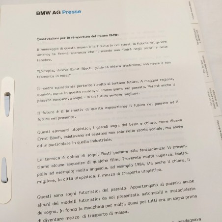 Opuscolo museo BMW Zeitmotor BMW Presse testo in italiano