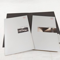 AUDI A8 cartella con 2 brochures Styleguide e I particolari 2000 e 2001 2