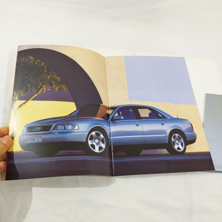 AUDI A8 cartellina IL SALTO DI QUALITA' Equipaggiamento