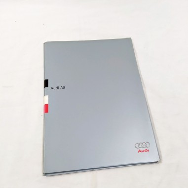 AUDI A8 cartellina con 2 brochure tecniche: prove d'urto e equipaggiamenti