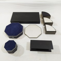 Lotto di 8 piedistalli per esposizione cristalli Swarovski