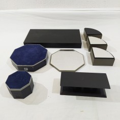 Lotto di 8 piedistalli per esposizione cristalli Swarovski 2