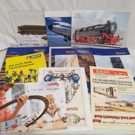 Lotto di cataloghi ferromodellismo varie marche fine anni 80 e 2000 nuovi