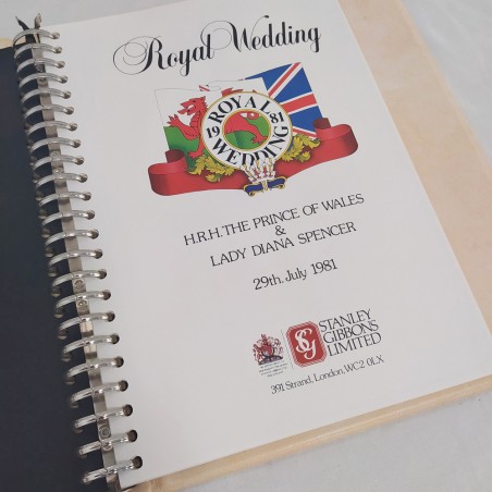 Album filatelico vuoto The Royal Wedding matrimonio reale Stanley Gibbons