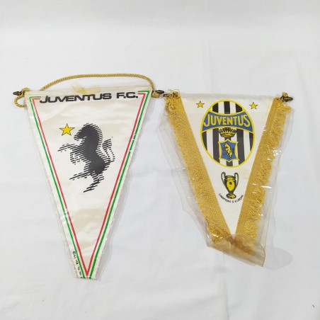 Lotto di 8 gagliardetti sportivi JUVENTUS anni 80 tutti in buone condizioni