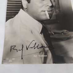 RAF VALLONE cartolina promozionale con autografo originale 2