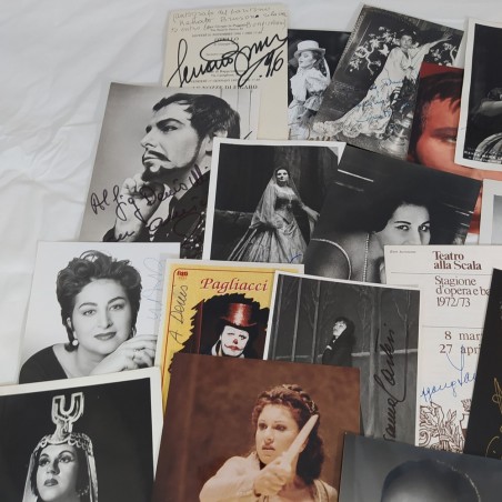 18 tra fotografie e biglietti autografati cantanti lirici anni 60/90