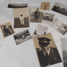 Lotto di 35 foto di aerei e piloti anni 30/40 probabile album personale 2