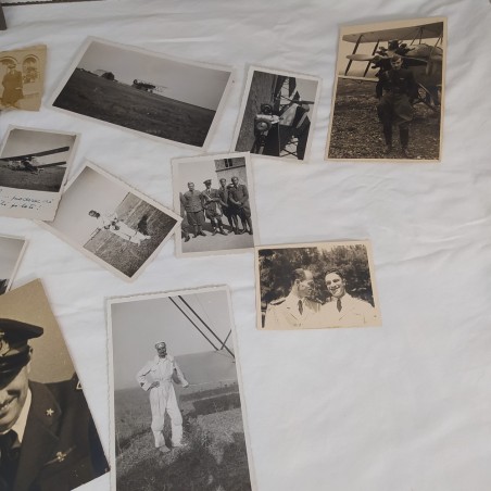 Lotto di 35 foto di aerei e piloti anni 30/40 probabile album personale