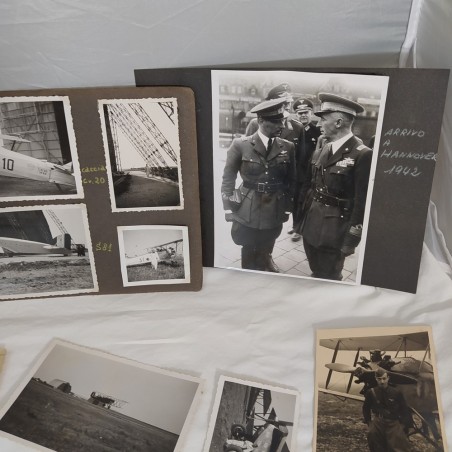 Lotto di 35 foto di aerei e piloti anni 30/40 probabile album personale