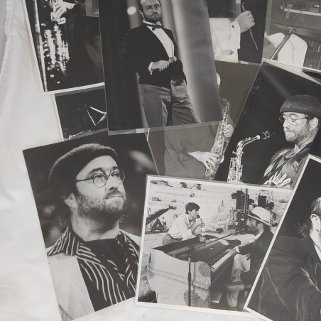 LUCIO DALLA lotto di 15 fotografie di agenzia in bianco e nero formato 17x24