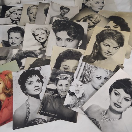 Lotto di 28 fotografie di attrici bianco e nero anni 60 vari formati