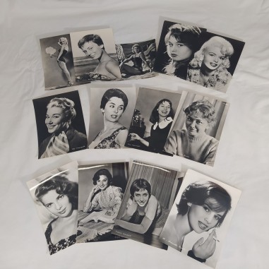 Lotto di 13 cartoline con foto di attrici anni 60