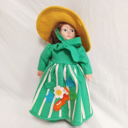 Lenci, bambola con abito verde e cappello giallo completa di scatola h. 38 cm