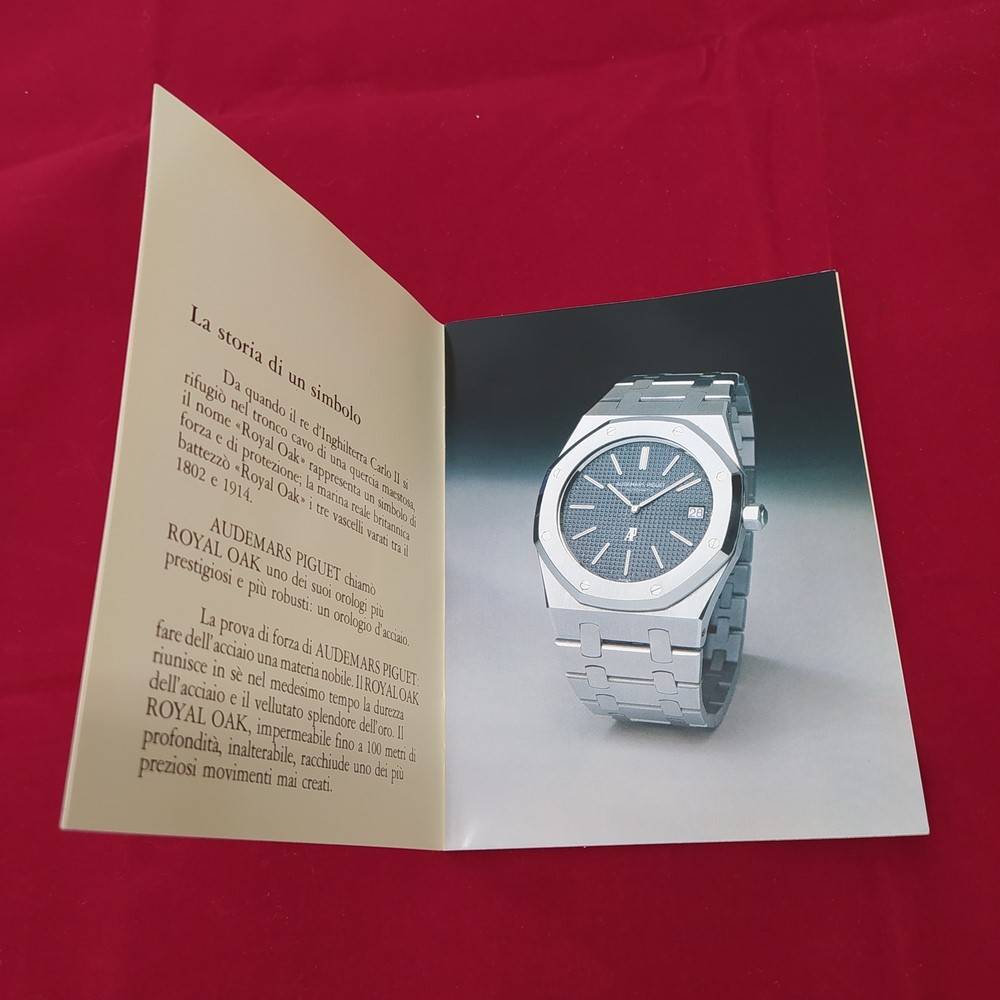 AUDEMARS PIGUET porta biglietti in ecopelle nera e catalogo Royal Oak