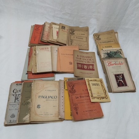 Lotto di 60 libretti musicali opere liriche vari compositori