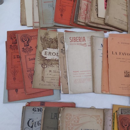 Lotto di 60 libretti musicali opere liriche vari compositori