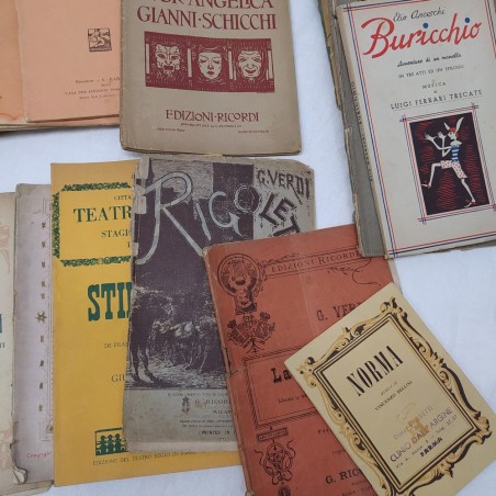 Lotto di 60 libretti musicali opere liriche vari compositori