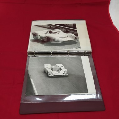 Album con 55 fotografie b/n 18x24 cm tutte di Formula 1 anni 60 e 70