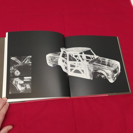 GIULIA L'HA DISEGNATA IL VENTO Libro edizioni ALFA ROMEO 1982