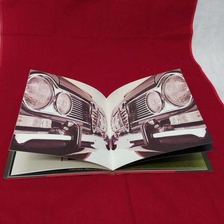 GIULIA L'HA DISEGNATA IL VENTO Libro edizioni ALFA ROMEO 1982