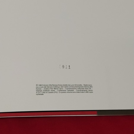 GIULIA L'HA DISEGNATA IL VENTO Libro edizioni ALFA ROMEO 1982