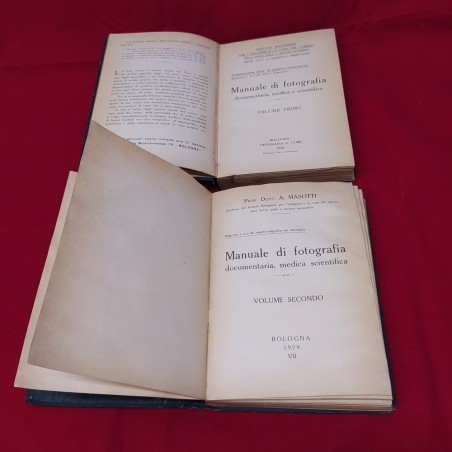 Due libretti: Fotografia Documentaria Medica e scentifica. Voll I e II