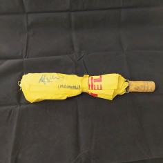 Ombrellino giallo PIRELLI con autografo originale MELANDRI