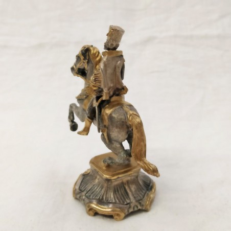 Scultura da scrivania / soprammobile cavaliere Europeo a cavallo