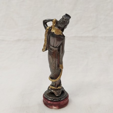 Statuina in metallo argentato donna orientale in abito tradizionale