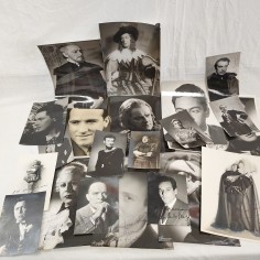 Lotto di 48 fotografie anni 20/30 con attori moltissime autografate in originale 2