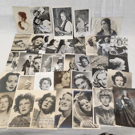 Lotto di 72 fotografie di attrici anni 20/40 con autografo originale